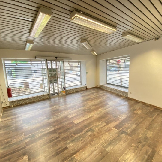  Annonces TOURNON : Local / Bureau | PONT-DE-L'ISERE (26600) | 140 m2 | 725 &euro; 