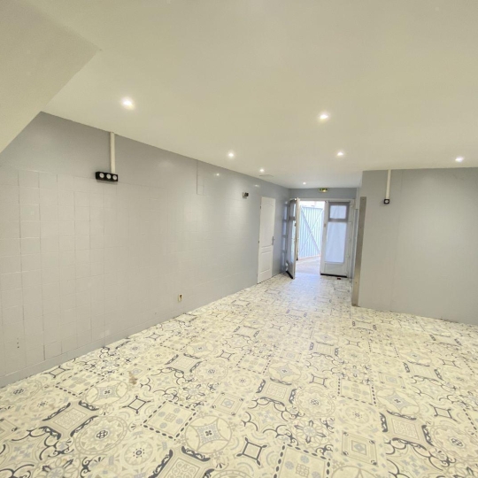  Annonces TOURNON : Local / Bureau | PONT-DE-L'ISERE (26600) | 140 m2 | 725 &euro; 