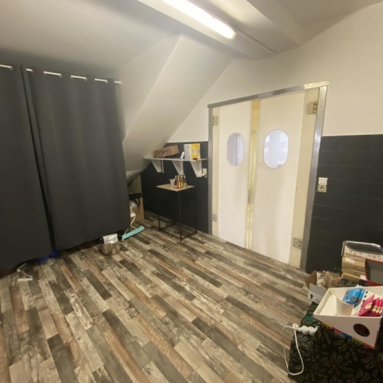  Annonces TOURNON : Local / Bureau | PONT-DE-L'ISERE (26600) | 140 m2 | 725 &euro; 