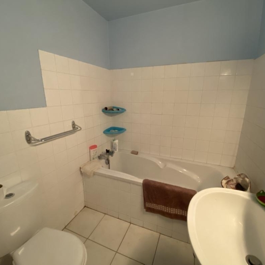  Annonces TOURNON : Local / Bureau | SAINT-PERAY (07130) | 271 m2 | 1 600 &euro; 