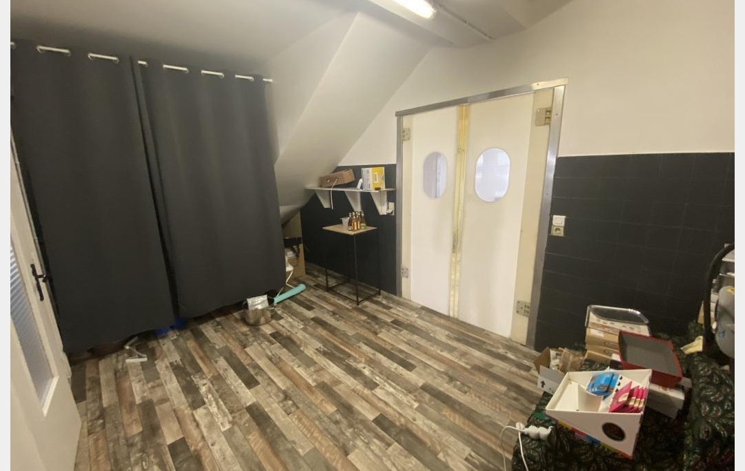 Annonces TOURNON : Local / Bureau | PONT-DE-L'ISERE (26600) | 140 m2 | 725 &euro; 