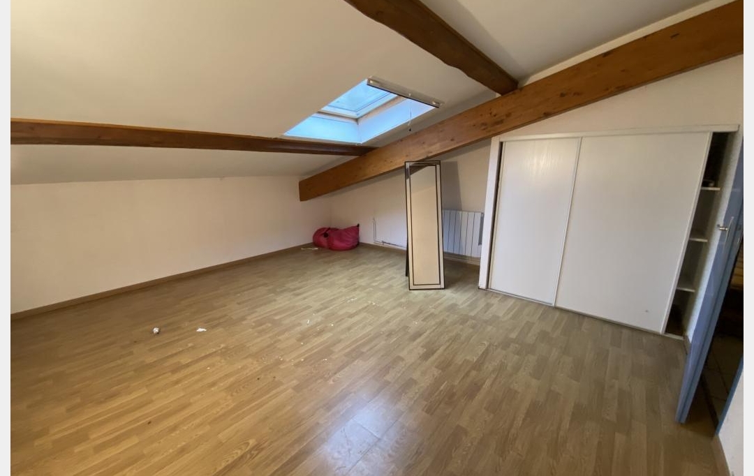 Annonces TOURNON : Local / Bureau | SAINT-PERAY (07130) | 271 m2 | 1 600 &euro; 